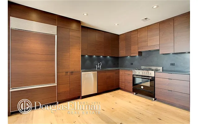 Rented by Douglas Elliman | media 16