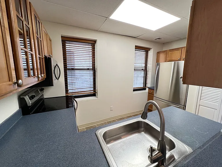 258 Barrow St #4C — Photo 8