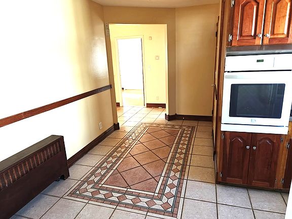 2nd image of 35 Round Hill Dr #2