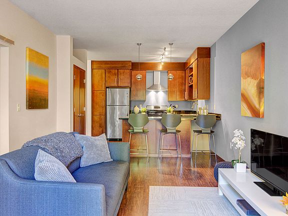 Vue Living Room