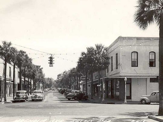 2nd image of 12 E Magnolia Ave