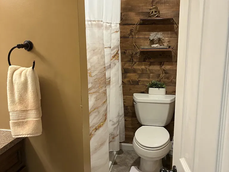 421 Spalding Ct — Photo 12