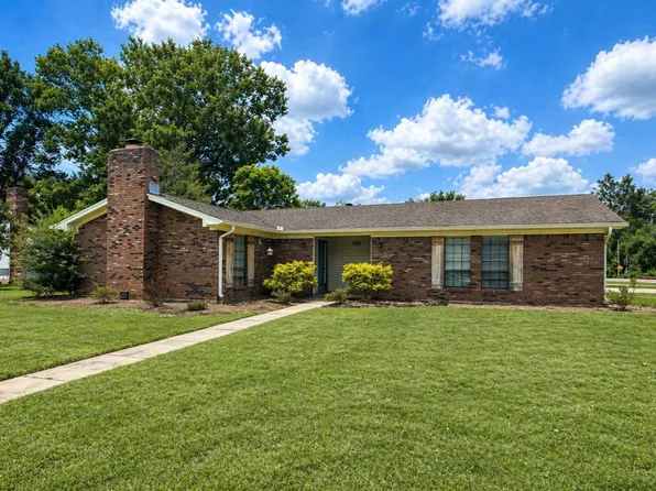 1368 Joplin Dr, Grenada, MS 38901