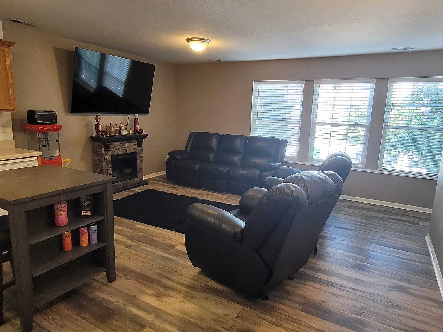 1207 SE Village View Lane — Photo 2