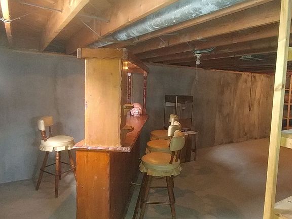 5th image of 207 W Rockwell St