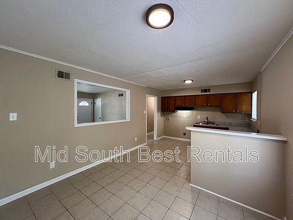 4th image of 4893 Bradford Dr