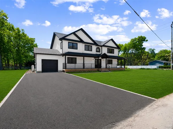 845 Islip Avenue, Central Islip, NY 11722