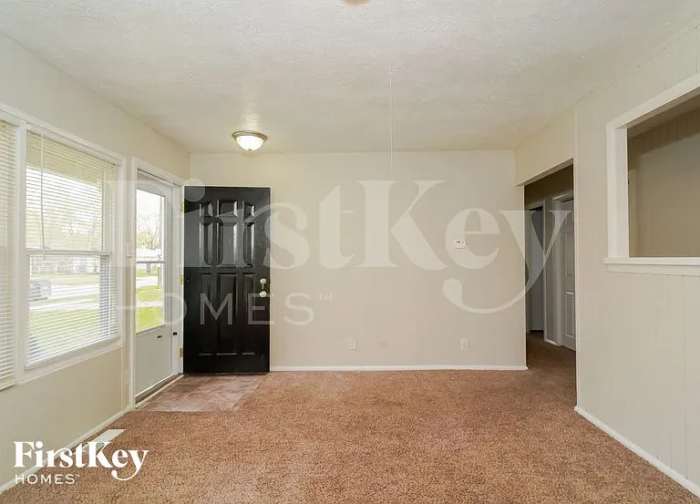 4331 Bertrand Rd — Photo 2