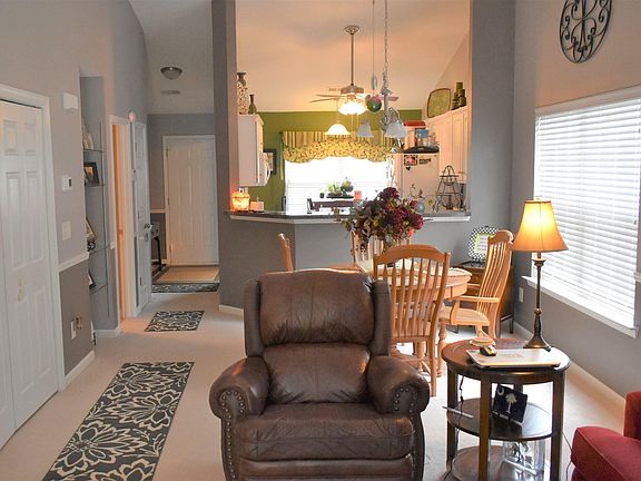 3rd image of 54 Monmouth Ct