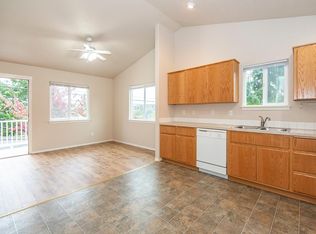 18185 Webster Rd, Gladstone, OR 97027