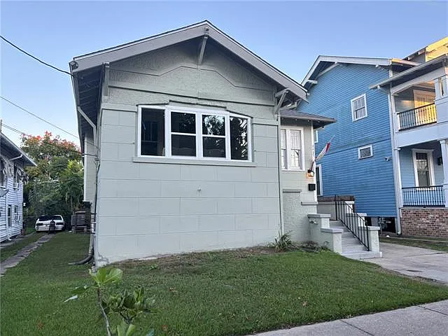 2427 Peniston St — Photo 2