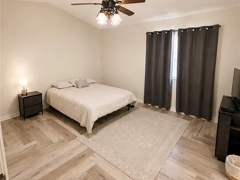 1315 E Avenue J5 — Photo 11