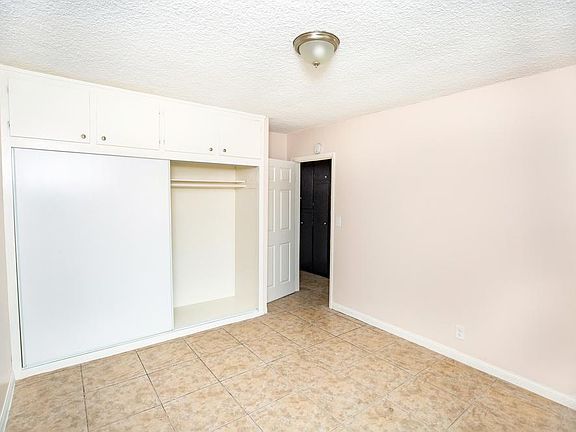 4th image of 3382 Norton Ave #E