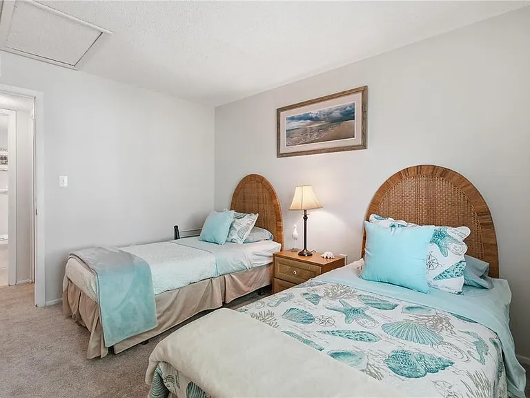 240 Cypress Ln #240 — Photo 17