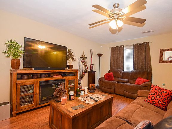 3rd image of 6660 Village Green Dr