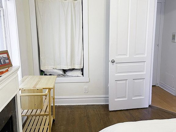 5th image of 301 W Eugenie St APT 2R