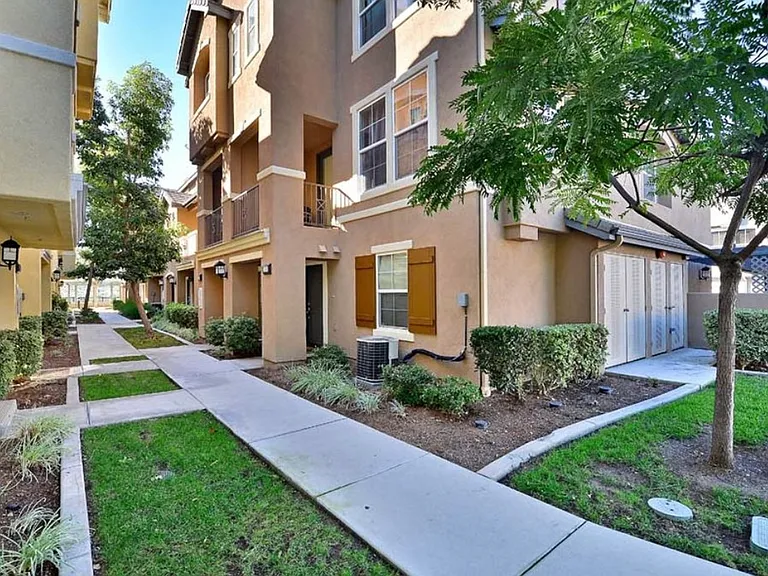 2708 Black Locust Ct #2708 — Photo 31