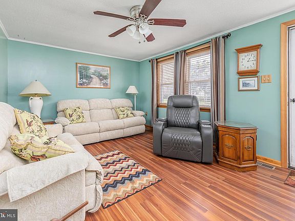 3rd image of 103 Chestnut St