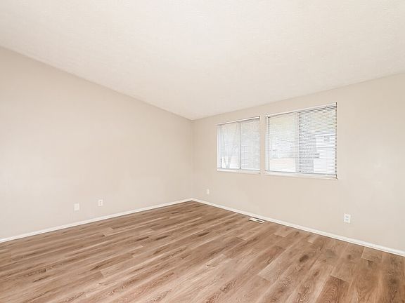 5th image of 1876 Corduroy Ct