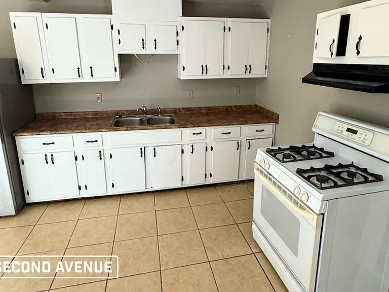 3030 McCool Ave — Photo 3