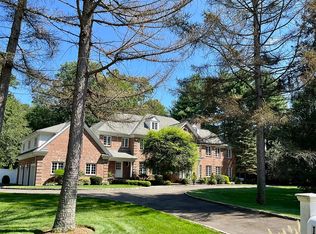 112 Stoneleigh Rd, New Canaan, CT 06840