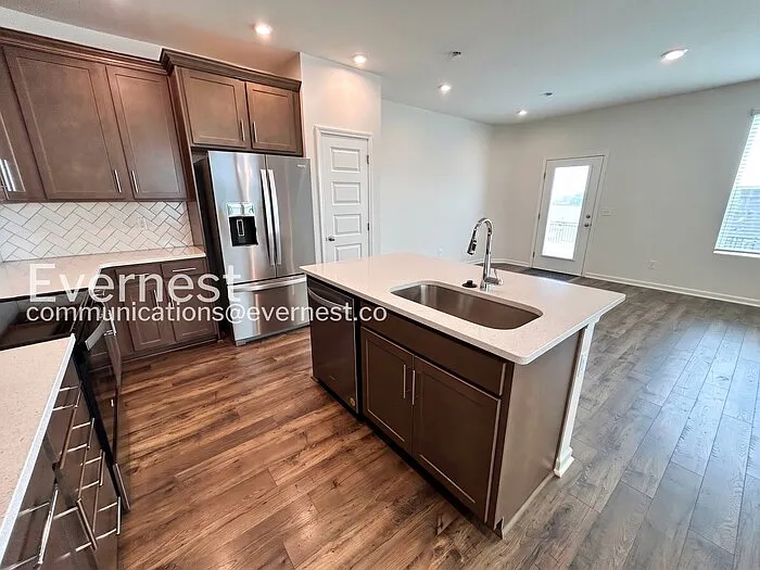 5342 Bellflower Hls — Photo 5