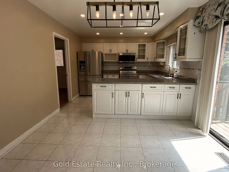 5202 Huntingfield Dr E — Photo 8