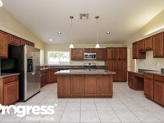 5th image of 2715 E South Fork Dr