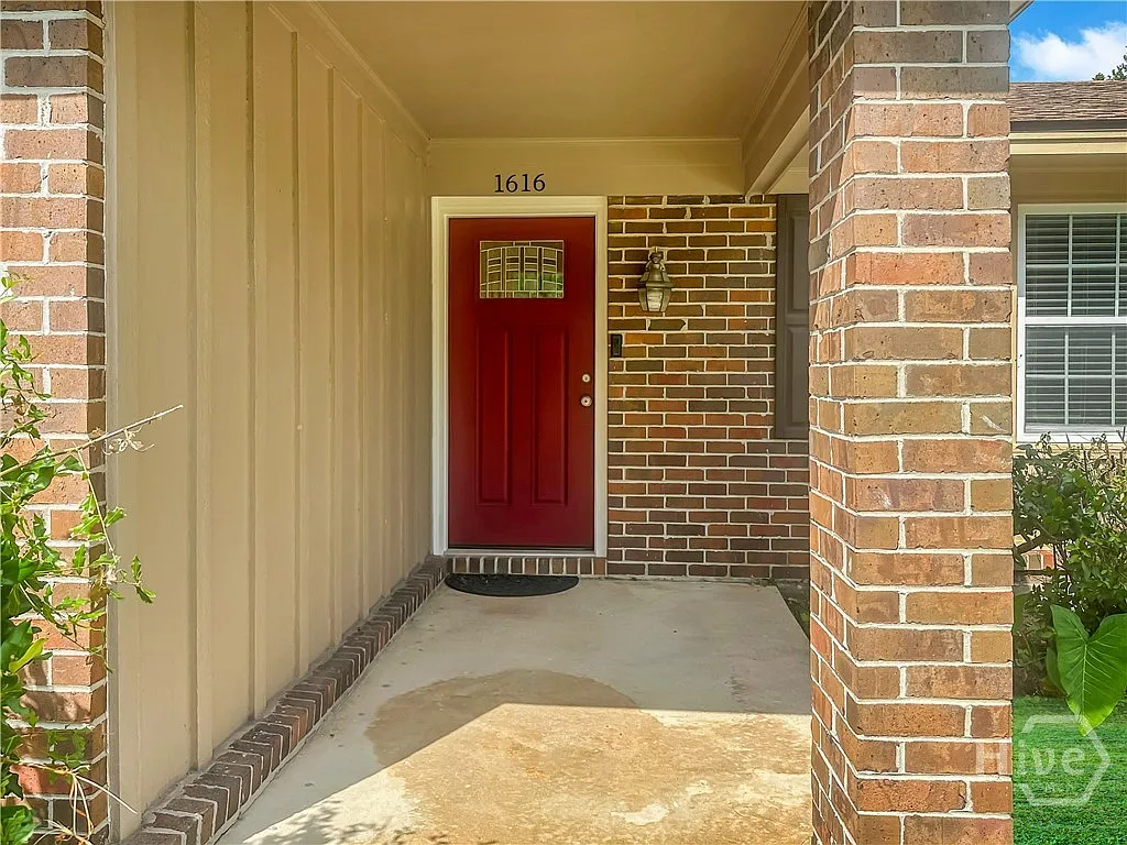 3 bed, 2.0 bath, 1252 sqft, $2,250 — Photo 3