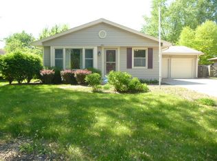 144 Circle Dr W, Montgomery, IL 60538