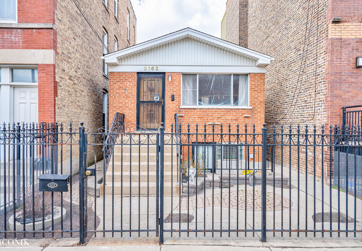 2162 N Oakley Ave, Chicago, IL 60647 | MLS #11333953 | Zillow