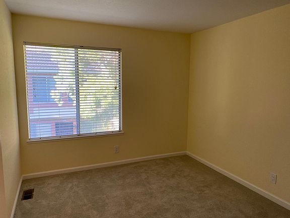 2nd image of 5024 Bridgepointe Pl