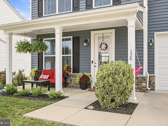 5th image of 126 Kennedy Cir