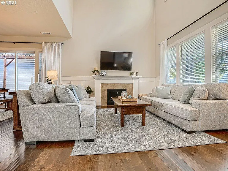 28142 SW Iceland Ave — Photo 7