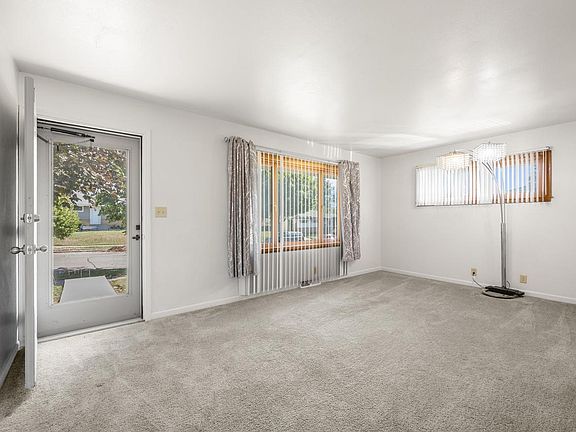 5th image of 7719 W Winfield AVENUE