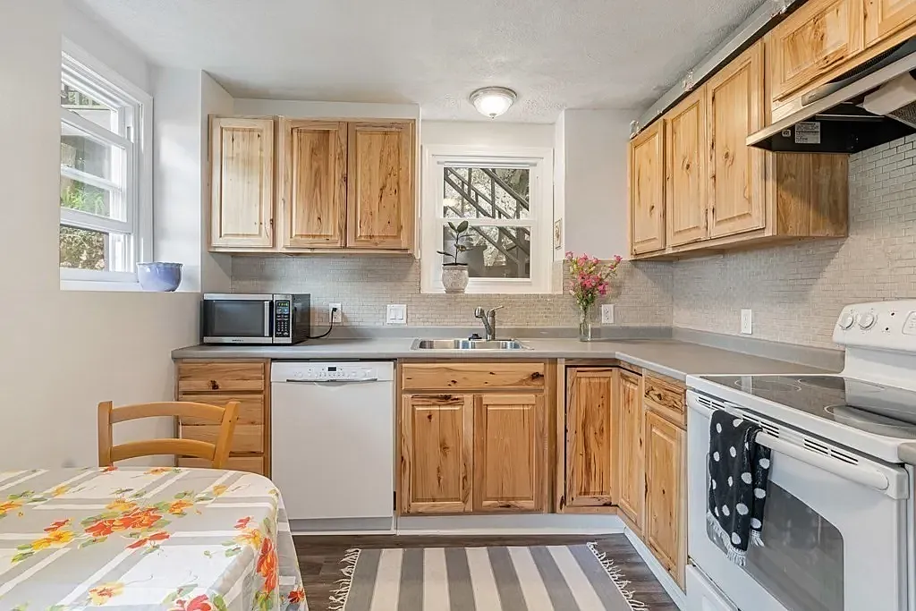2 bed, 1000 sqft, $2,500 — Photo 4