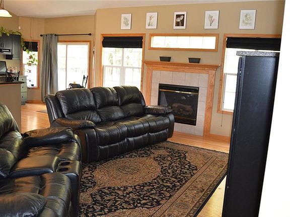 2nd image of 8727 Alizarin Ave