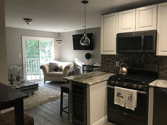 3rd image of 18 Iroquois Dr #12