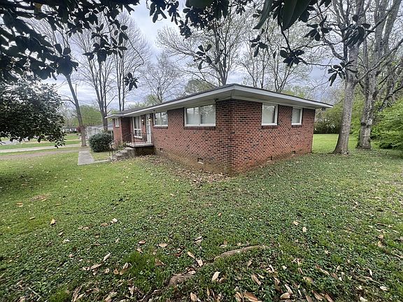 5th image of 615 Woodhill Dr