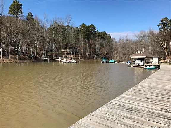 3rd image of 8585 Blue Heron Dr