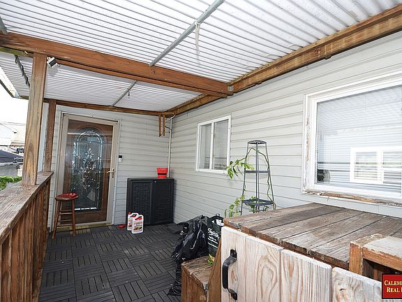4th image of 114 Frank Ct