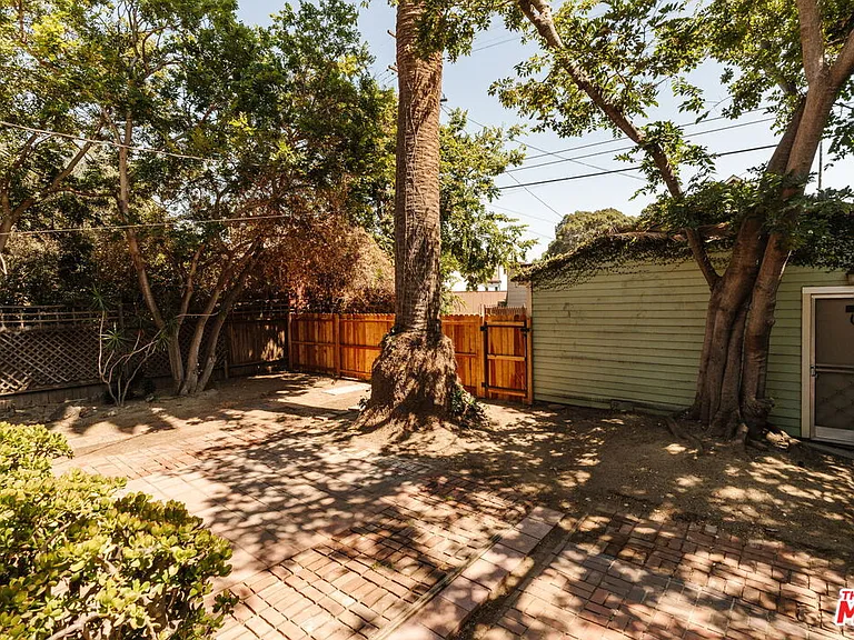 2170 W 24th St — Photo 44