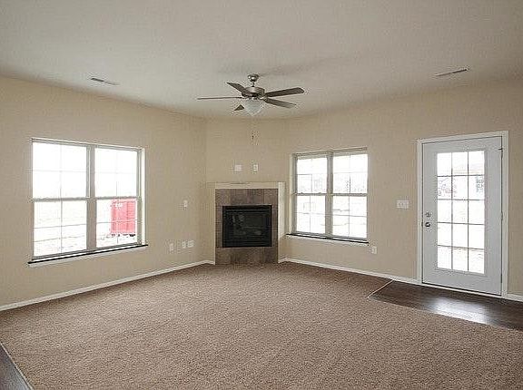 5th image of 475 Cambria Dr