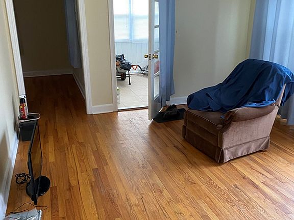 4th image of 33 Turner St