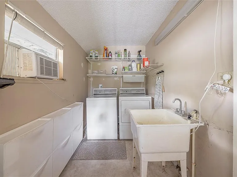5207 N Suwanee Ave — Photo 35