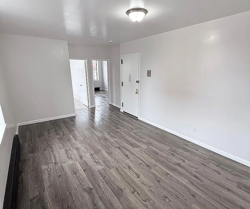 1st image of 164 Rockaway Ave #2