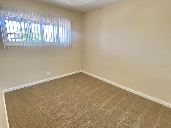 4th image of 302 1/2 N Bush St APT D