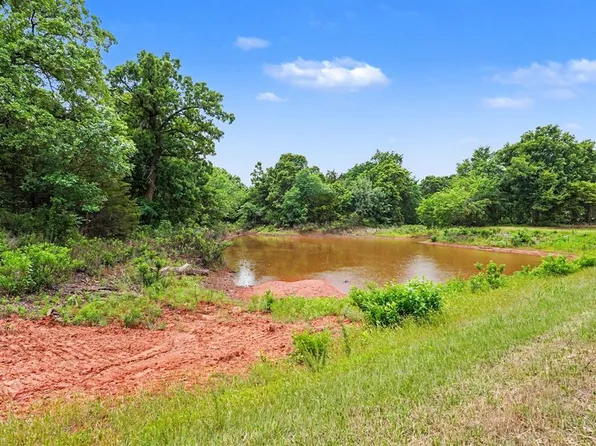7654 Redbud Ln #9, Guthrie, OK 73044