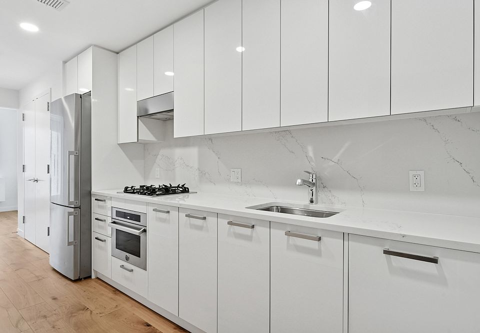 1st image of 180 Broome St APT 2104