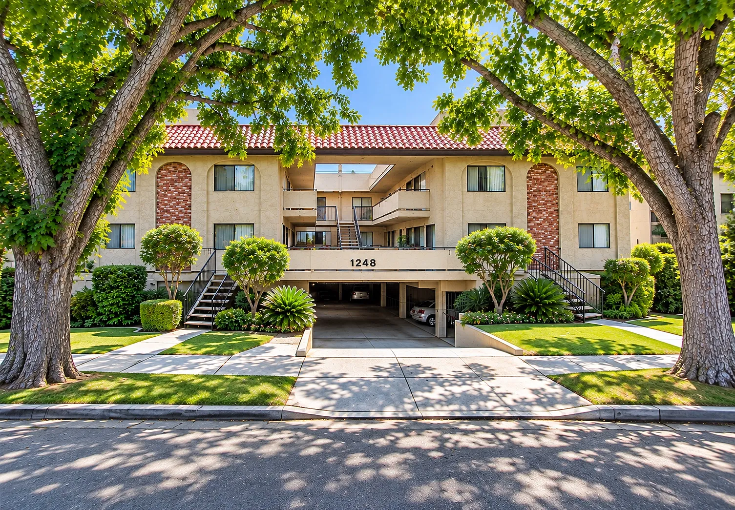 2 bed, 1050 sqft, $2,995 — Photo 1